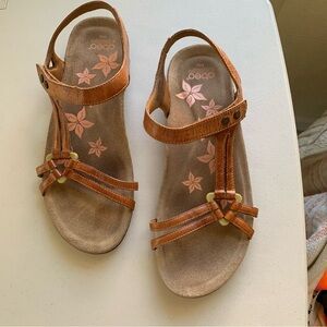 Abeo Beige Leather Strappy Flat  Bio System  Slingback  US size 8